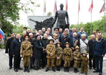 В Краснодаре открыли памятник Василию Грабину