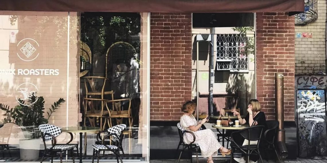 В Краснодаре 49 кафе и ресторанов заключили договоры о «летниках»