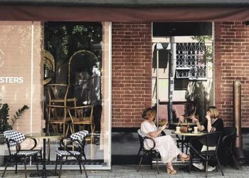 В Краснодаре 49 кафе и ресторанов заключили договоры о «летниках»