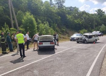 В Геленджике столкнулись два ВАЗа: пострадали пять человек