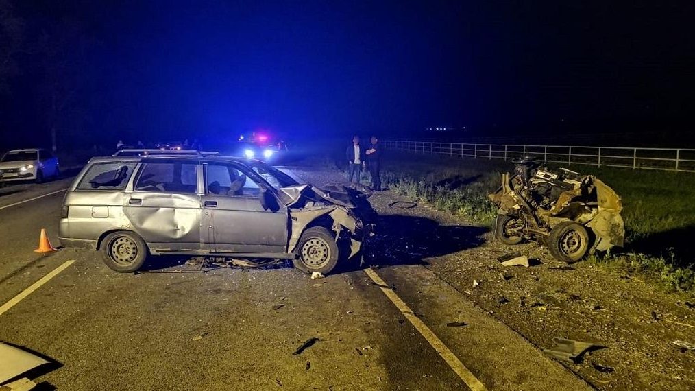 На Кубани столкнулись два ВАЗа: погибла женщина