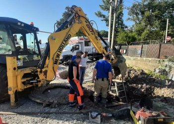 В Адлере снова прорвало водопровод