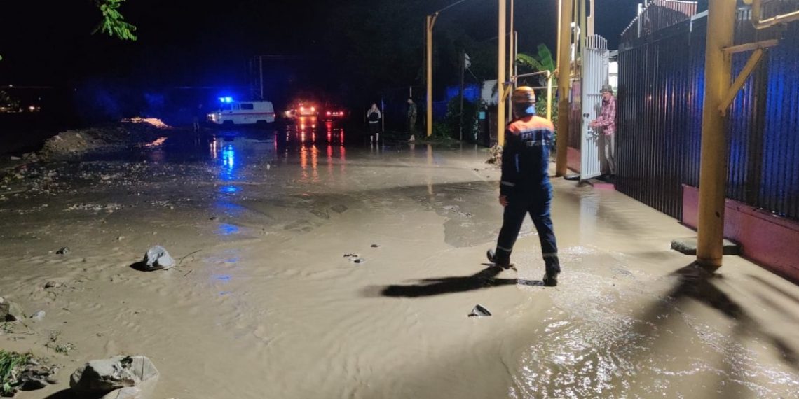 В Сочи подтопило около 50 домовладений