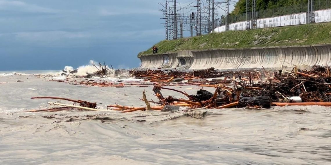 В Сочи завели дело по факту гибели людей из-за непогоды