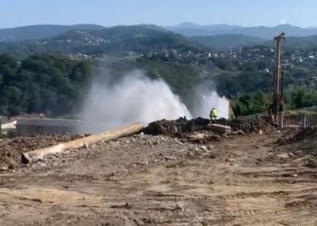 Из-за повреждения водопровода сочинский ЖК может остаться без воды