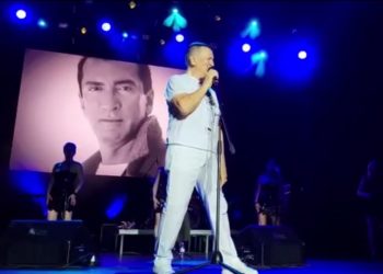 Ветерана Сюткина поздравили Газманов и Буйнов