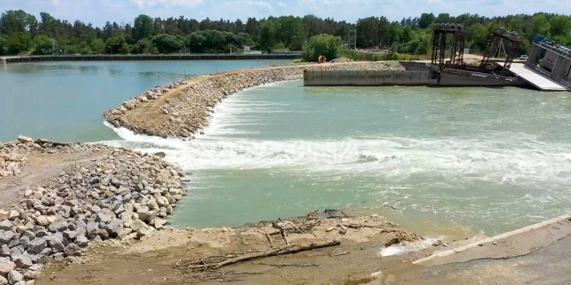 На Федоровском гидроузле восстановили временную дамбу