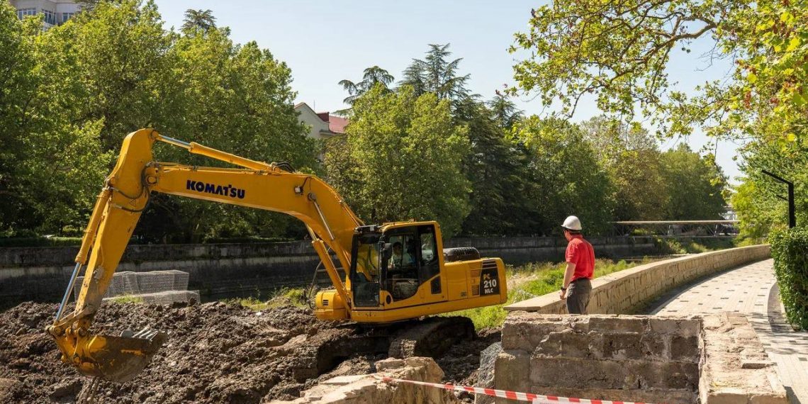 В Сочи восстанавливают набережную реки Хоста