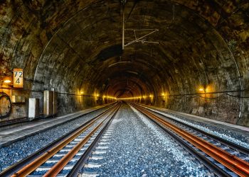 В Краснодаре поезд насмерть сбил женщину