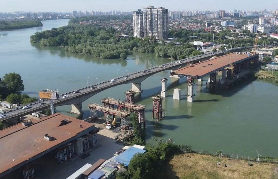 Яблоновский мост в Краснодаре готов на 60%