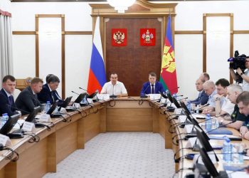 Кондратьев поручил усилить контроль по приему работ по нацпроектам