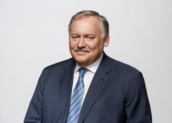 Константин Затулин включился в организацию ремонта многоквартирного дома