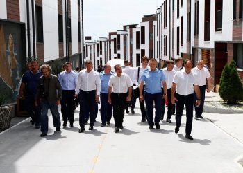 Кондратьев поручил проверить застройку коттеджного поселка