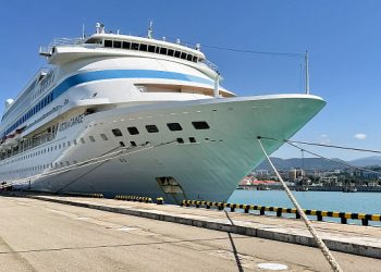 Лайнер Astoria Grande отправился в первый рейс из Сочи в Турцию