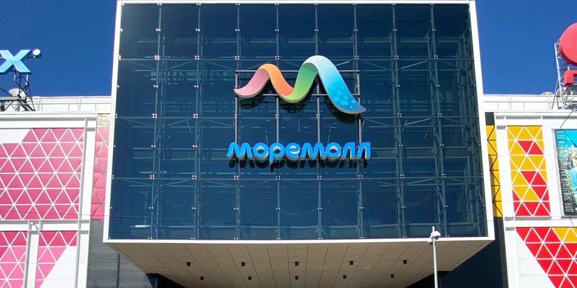 Из-за стихии в Сочи закрылся «МореМолл»