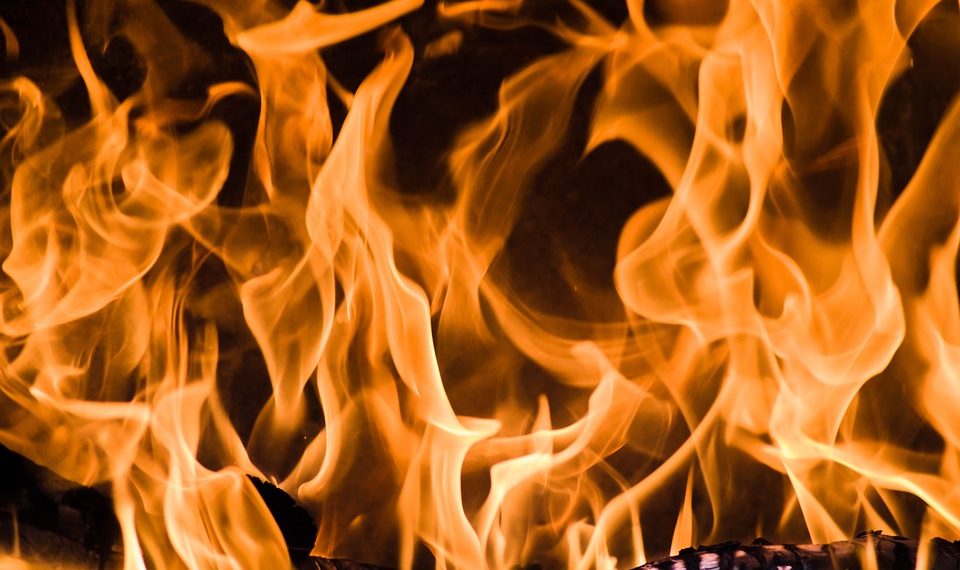 На пожаре в Туапсе погибла 85-летняя женщина