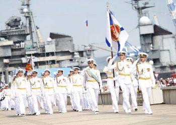 В Новороссийске провели парад в честь Дня ВМФ