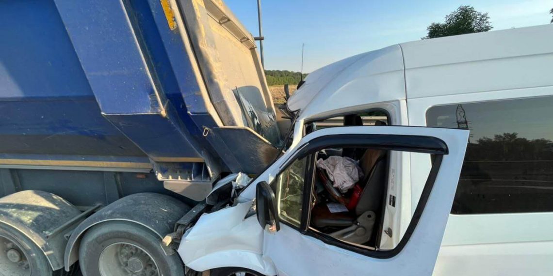 Стали известны подробности ДТП с микроавтобусом на Кубани