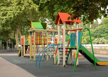 В Сочи взяли на баланс более 100 бесхозных спортивных и детских площадок