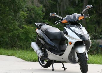 На Кубани двое подростков попали в ДТП на скутерах