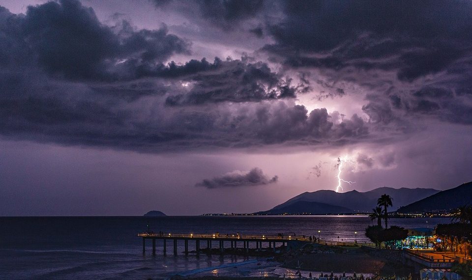 На Кубани объявили штормовое предупреждение