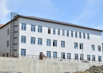 Школу на Мамайке в Сочи построили на 83%