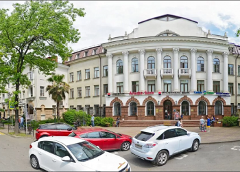 В Сочи пострадавшим от ЧС автовладельцам выплатят по 100 тысяч рублей