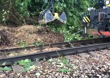 Из-за селя в Сочи задержались 13 поездов