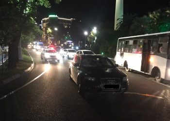 В Сочи Audi сбила парня на электросамокате