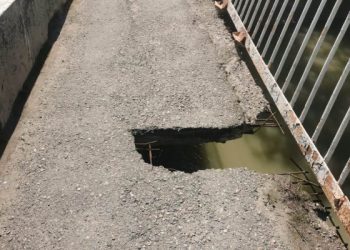 На Кубани мужчина и ребенок пострадали на аварийном мосту