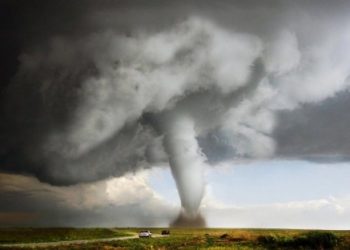 Торнадо в поле рядом с трассой Анапа-Краснодар напугал жителей