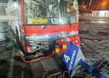 На автовокзале Феодосии пассажирский автобус из Краснодара учинил ДТП с четырьмя пострадавшими