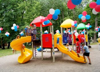 В центре Сочи извращенец удовлетворял себя при детях