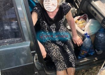 На Кубани 82-летняя бабушка, вырастившая 4 детей после смерти матери, живет в гнилой машине