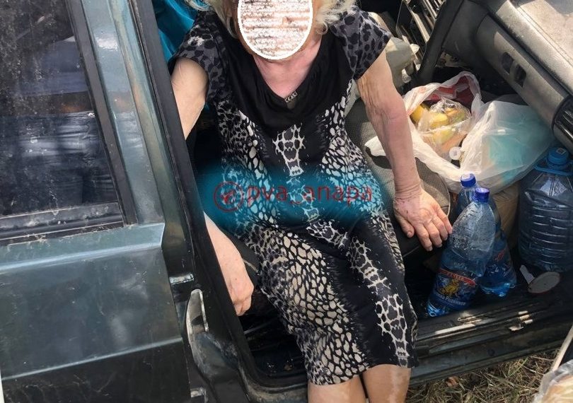 На Кубани 82-летняя бабушка, вырастившая 4 детей после смерти матери, живет в гнилой машине