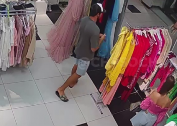 В Сочи вынесшая полмагазина вещей парочка попала на видео