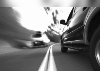 В Сочи автолихач на «БМВ» объехал пробку по «встречке» 