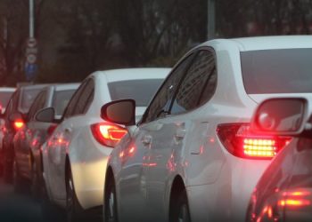 В Сочи у границы с Абхазией выстроилась многокилометровая пробка