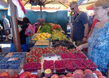 Цены на продукты на ярмарках выходного дня в Сочи удивили туристов