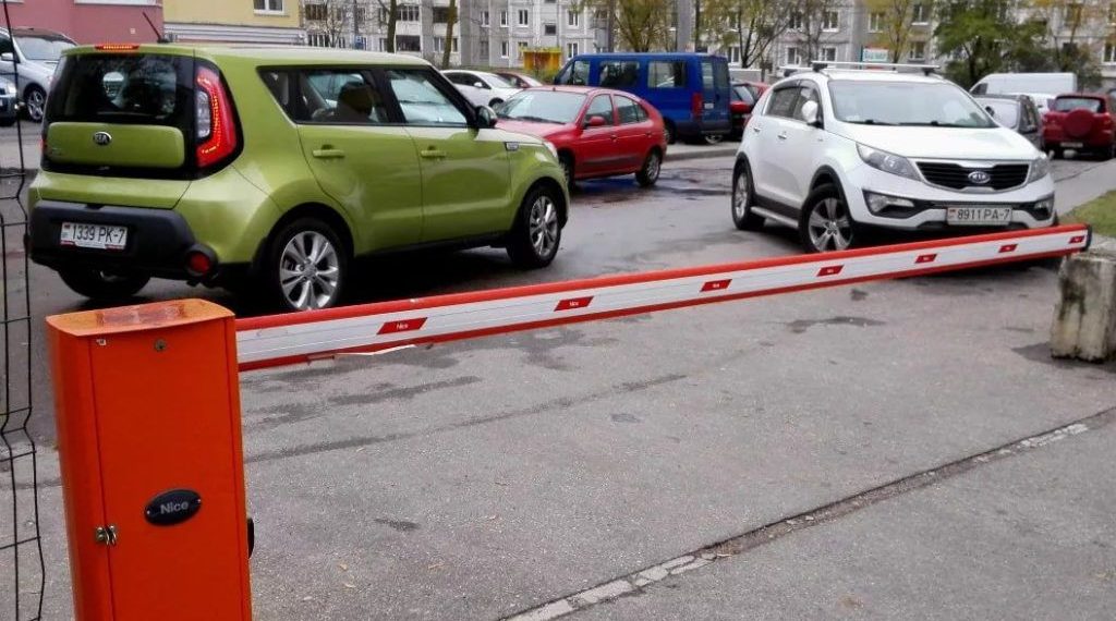 В Краснодаре нашли 35 самовольно перекрытых улиц