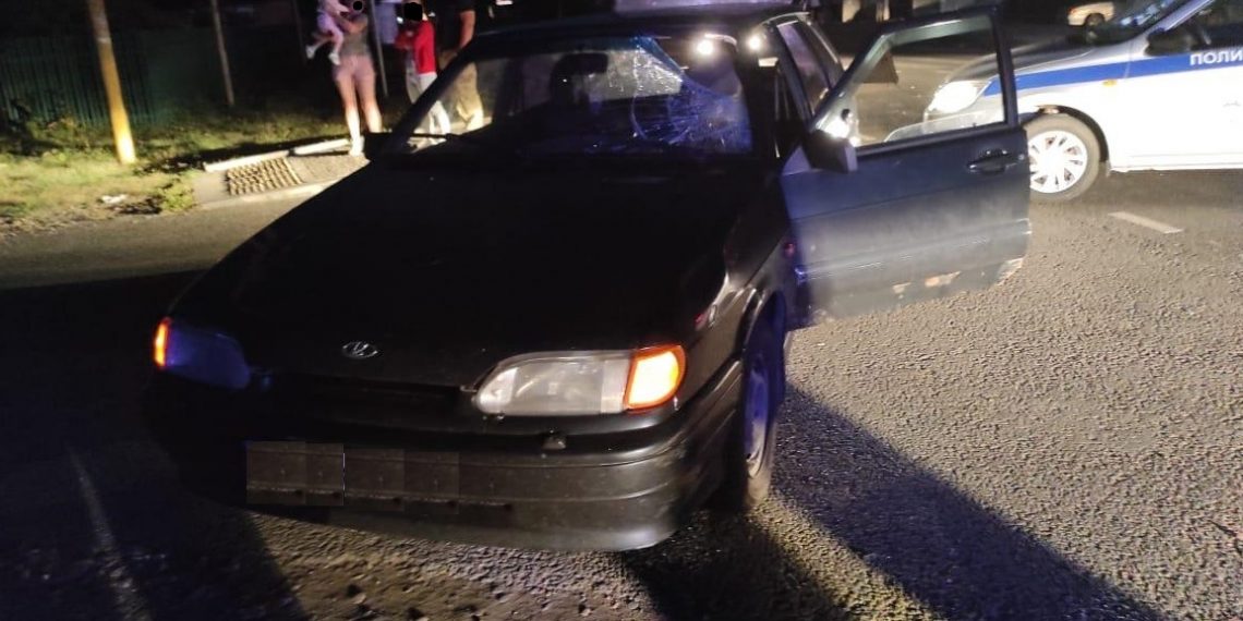 На Кубани неопытный водитель сбил 27-летнюю девушку
