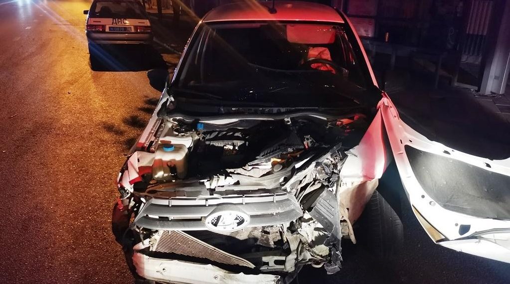 В Краснодаре столкнулись две «Лады»: пострадали оба водителя