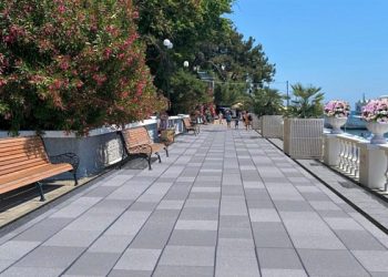 В Сочи ремонтируют участок Приморской набережной