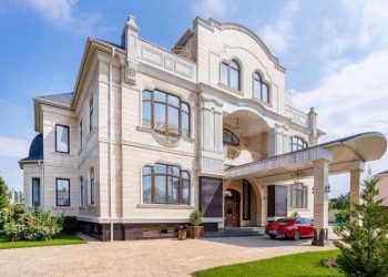 В Краснодаре выставили на продажу дворец за 700 млн рублей
