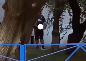 В Краснодаре детвора на детской площадке сняла на видео эксгибициониста-педофила