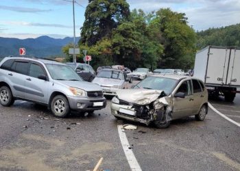 В ДТП в Сочи пострадали четыре человека