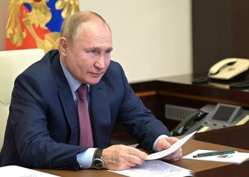 Путин дал оценку возможности строительства единой дороги между Архызом и Сочи