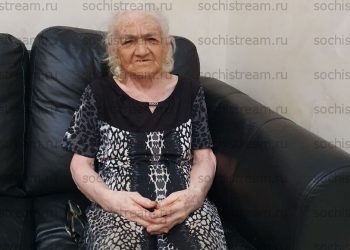 Брошенная четырьмя детьми после смерти их матери 82-летняя Джульетта из Супсеха пришла в Россию босиком