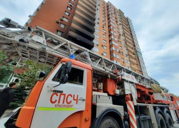 В Краснодаре горел 16-этажный дом: эвакуировали 85 человек