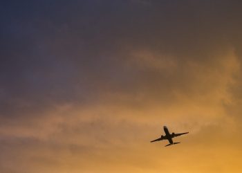 Режим временного ограничения полетов в 11 российских аэропортов продлен до 10 октября